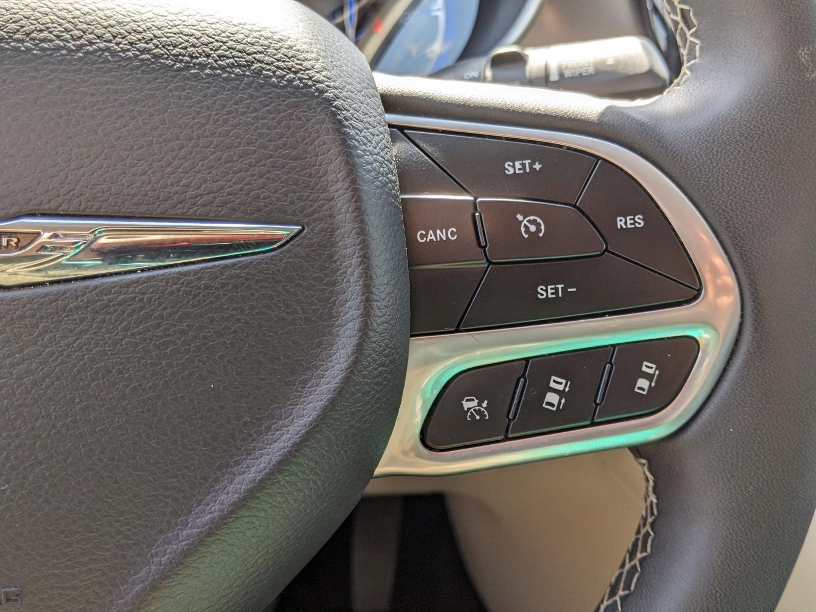 2022 Chrysler Pacifica Vehicle Photo in Seguin, TX 78155