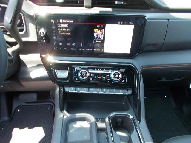 2025 GMC Sierra 2500 HD Vehicle Photo in LOWELL, MA 01852-4336