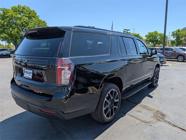 2023 Chevrolet Suburban Vehicle Photo in AURORA, CO 80012-4011