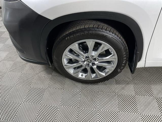 2024 Toyota Highlander Vehicle Photo in GILBERT, AZ 85297-0402