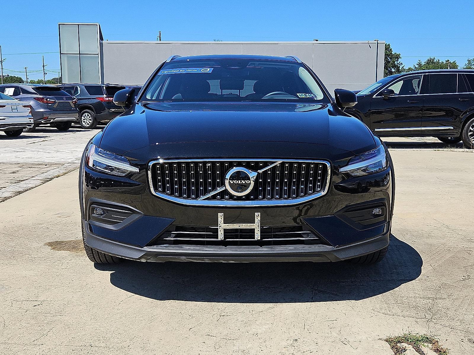 2024 Volvo V60 Cross Country Vehicle Photo in Trevose, PA 19053