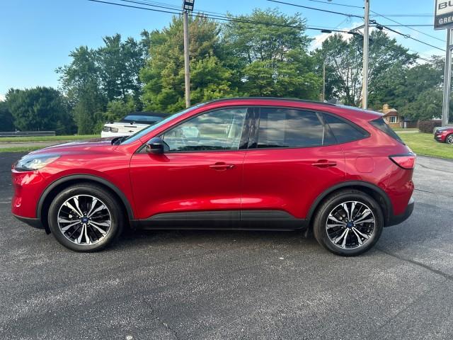 Used 2022 Ford Escape SE with VIN 1FMCU0G68NUB17347 for sale in Conneaut, OH