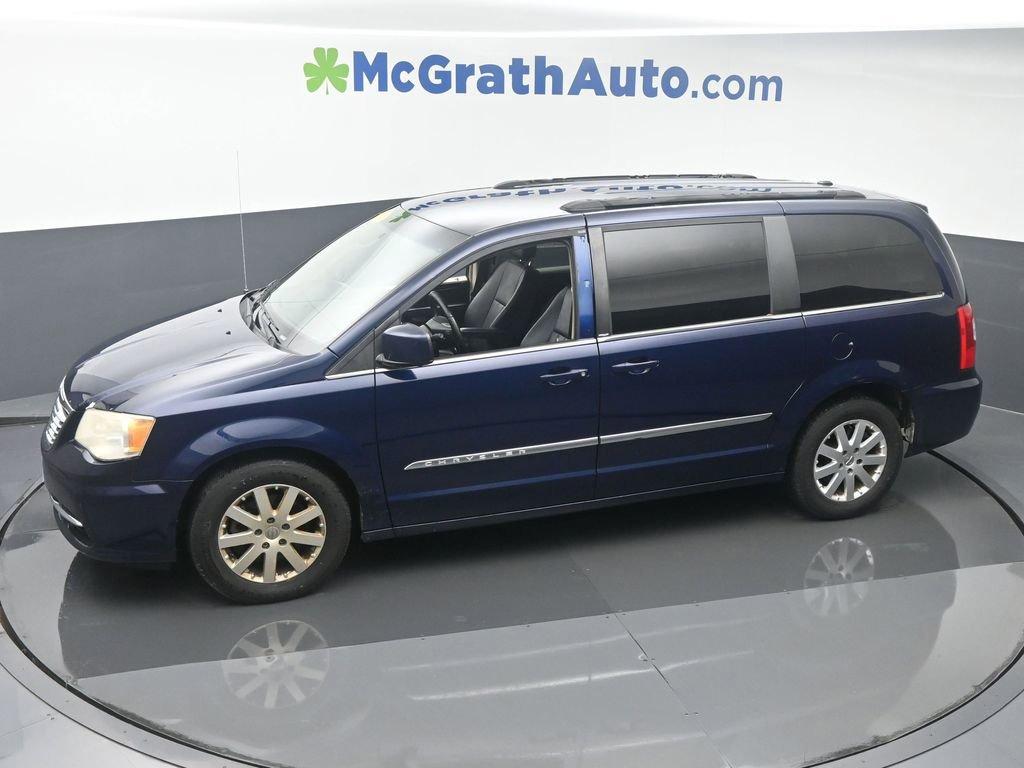 2014 Chrysler Town & Country Vehicle Photo in Cedar Rapids, IA 52402