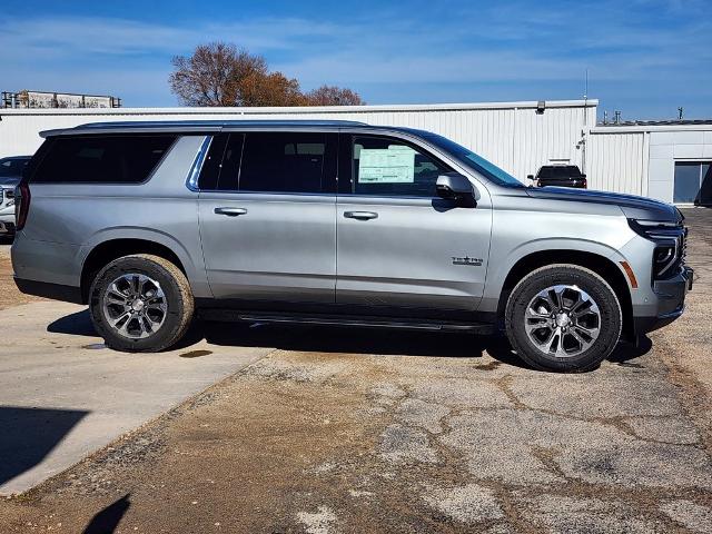 2025 Chevrolet Suburban Vehicle Photo in PARIS, TX 75460-2116