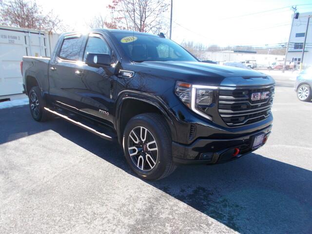 2023 GMC Sierra 1500 Vehicle Photo in LOWELL, MA 01852-4336