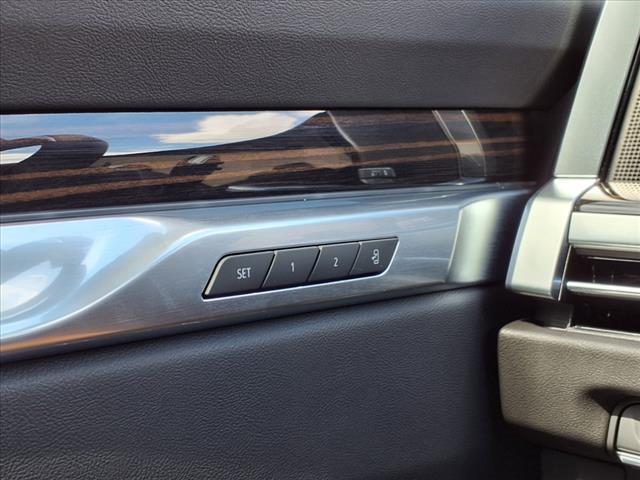 2025 Cadillac Escalade ESV Vehicle Photo in TAMPA, FL 33612-3404