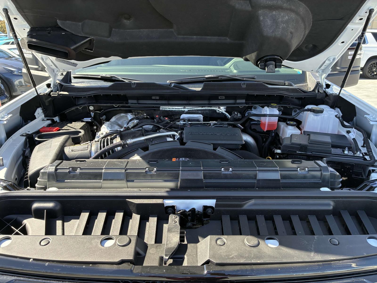 2025 Chevrolet Silverado 2500 HD Vehicle Photo in LOS ANGELES, CA 90007-3794