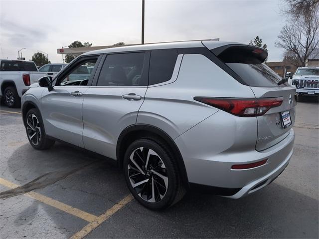 2024 Mitsubishi Outlander Vehicle Photo in AURORA, CO 80012-4011