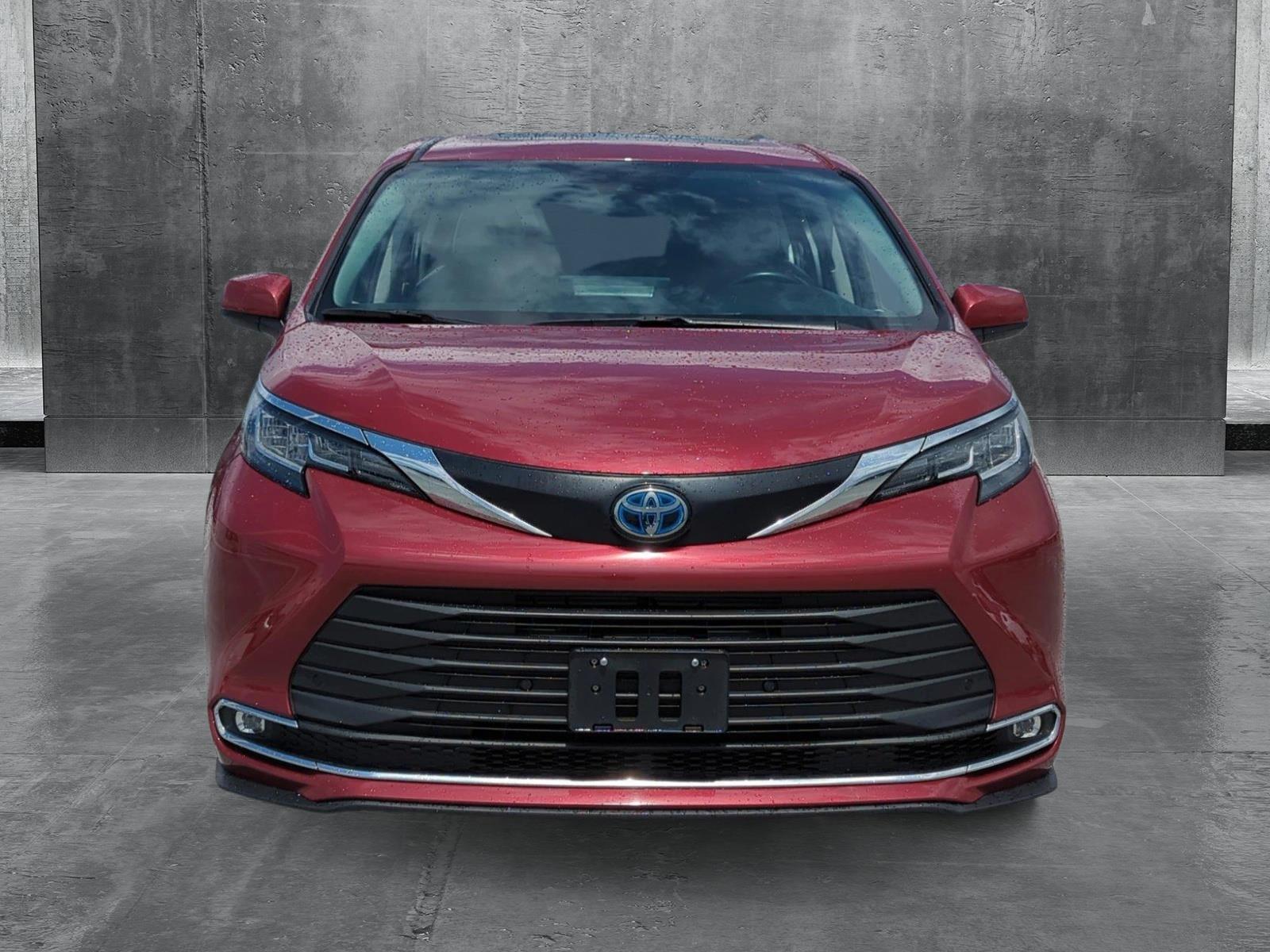 2023 Toyota Sienna Vehicle Photo in Ft. Myers, FL 33907