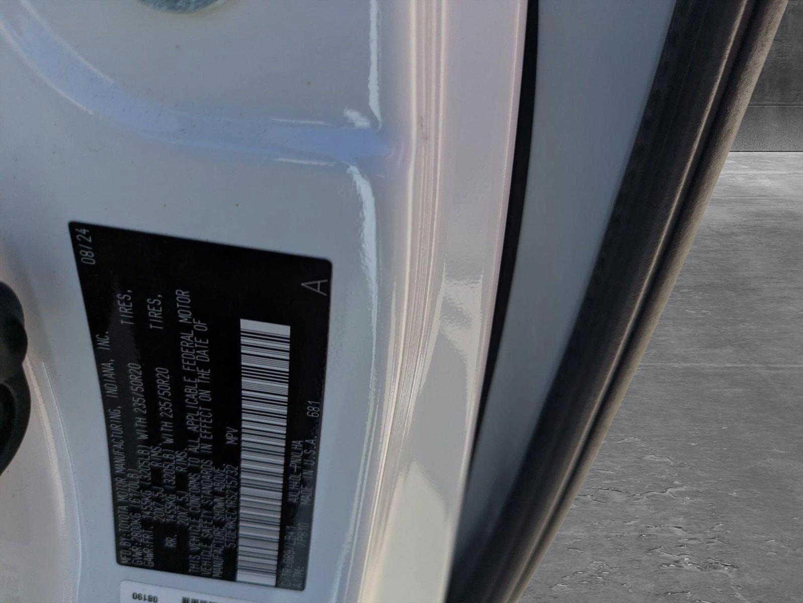 2024 Toyota Sienna Vehicle Photo in Winter Park, FL 32792