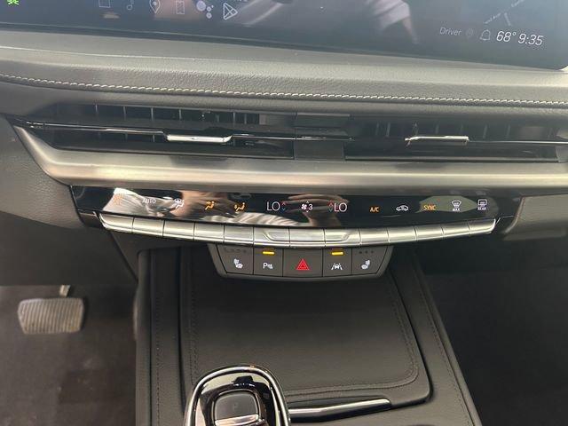 2024 Cadillac XT4 Vehicle Photo in MEDINA, OH 44256-9631