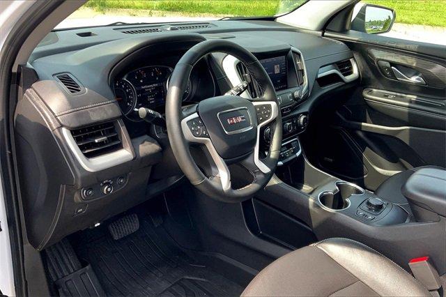 2024 GMC Terrain Vehicle Photo in TOPEKA, KS 66609-0000