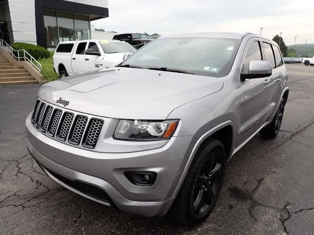 2015 Jeep Grand Cherokee Vehicle Photo in ZELIENOPLE, PA 16063-2910