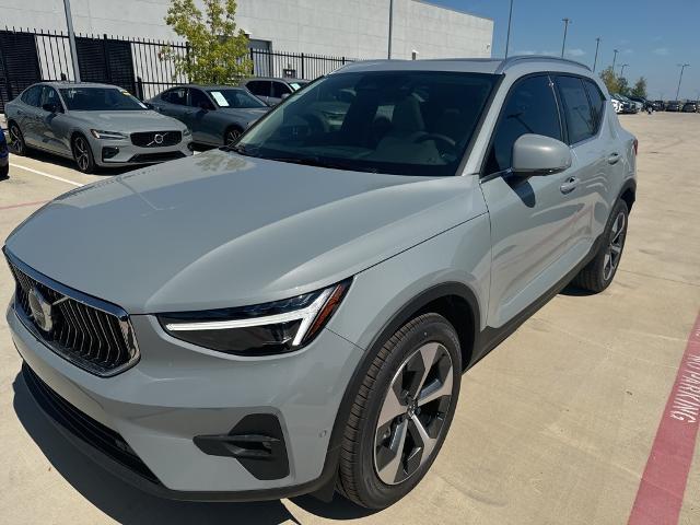 2025 Volvo XC40 Vehicle Photo in Grapevine, TX 76051