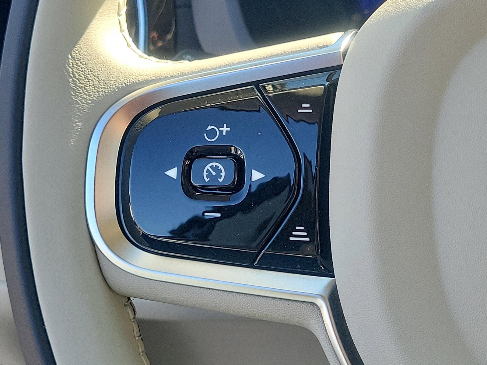 2025 Volvo XC60 Plug-In Hybrid Vehicle Photo in Trevose, PA 19053