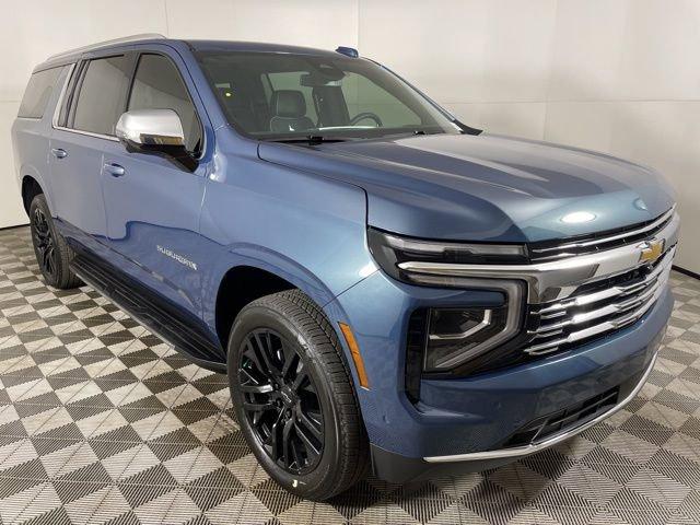 2025 Chevrolet Suburban Vehicle Photo in PHOENIX, AZ 85014-3381
