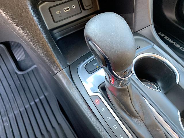 2022 Chevrolet Equinox Vehicle Photo in MOON TOWNSHIP, PA 15108-2571