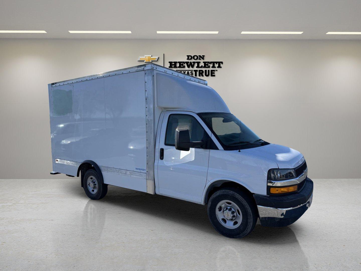 2024 Chevrolet Express Cutaway 3500 Vehicle Photo in GEORGETOWN, TX 78626-7508