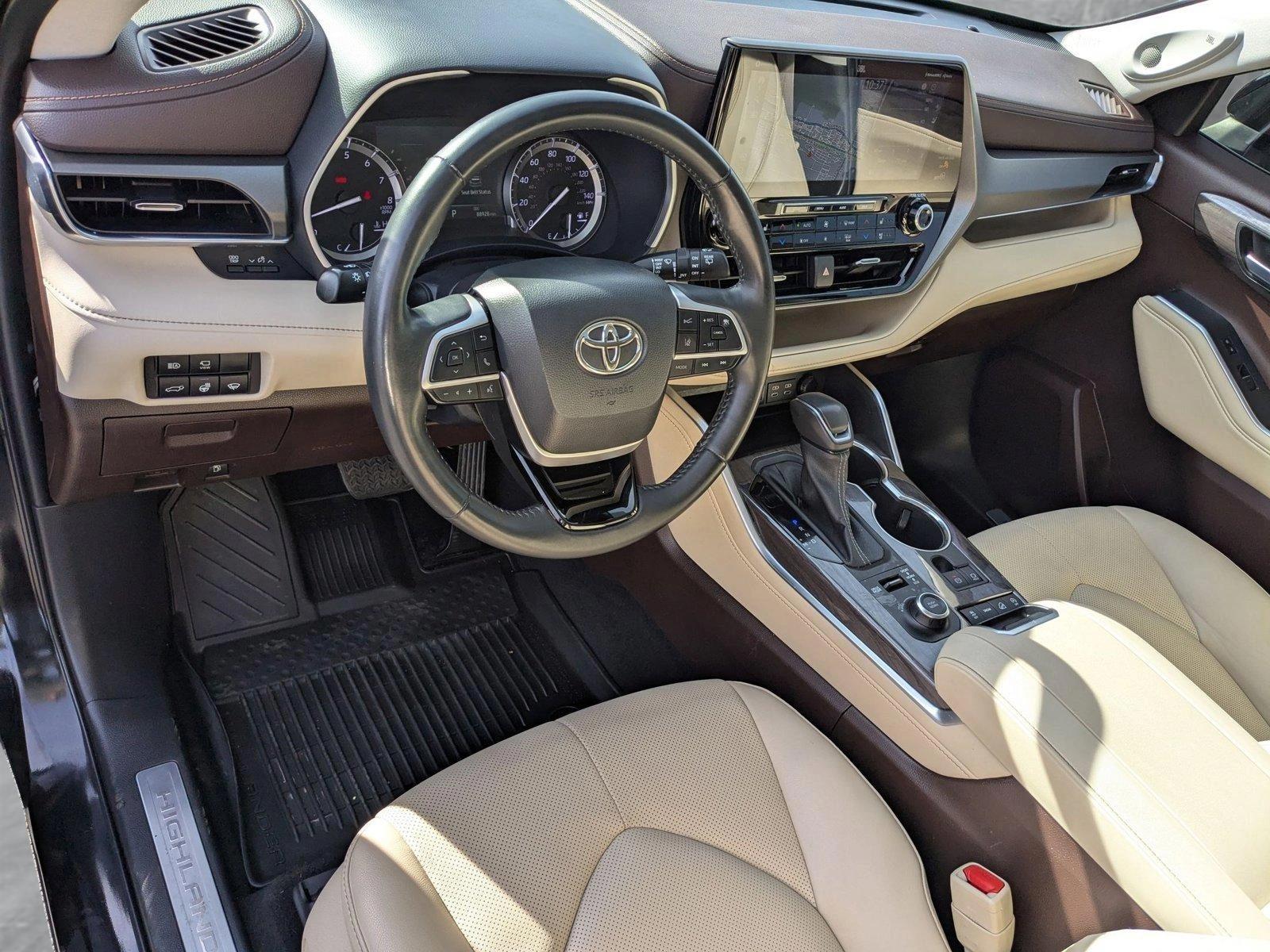 2022 Toyota Highlander Vehicle Photo in Spokane, WA 99201