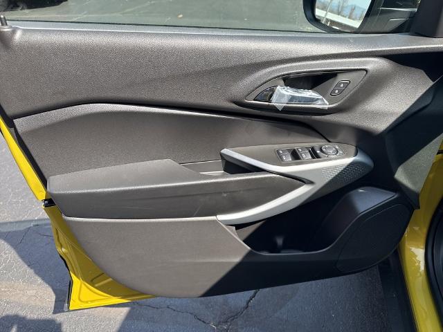 2025 Chevrolet Trax Vehicle Photo in MARION, NC 28752-6372