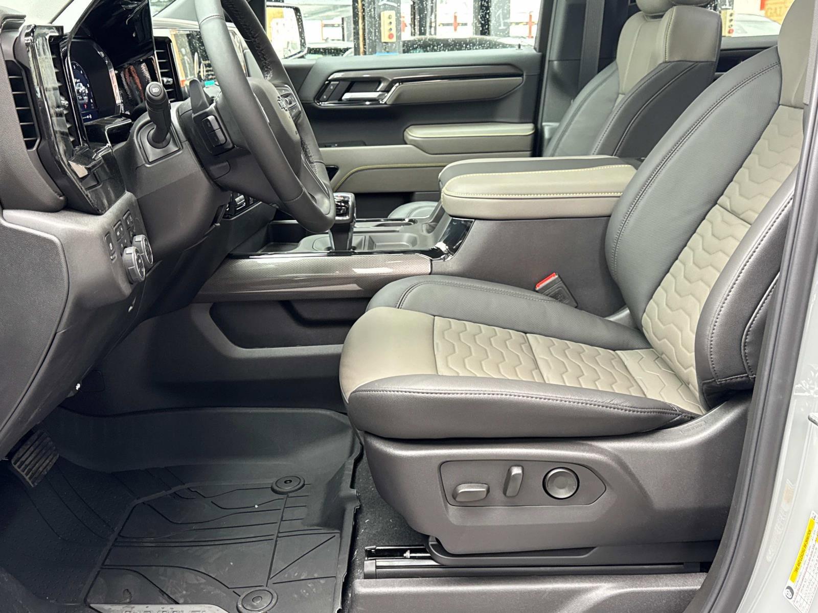 2025 Chevrolet Silverado 1500 Vehicle Photo in LOS ANGELES, CA 90007-3794