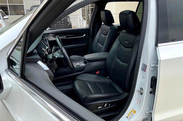 2023 Cadillac XT6 Vehicle Photo in TOPEKA, KS 66609-0000