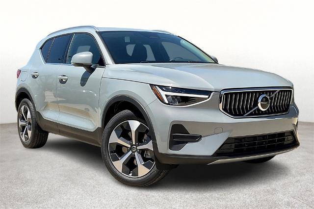 2025 Volvo XC40 Vehicle Photo in Grapevine, TX 76051