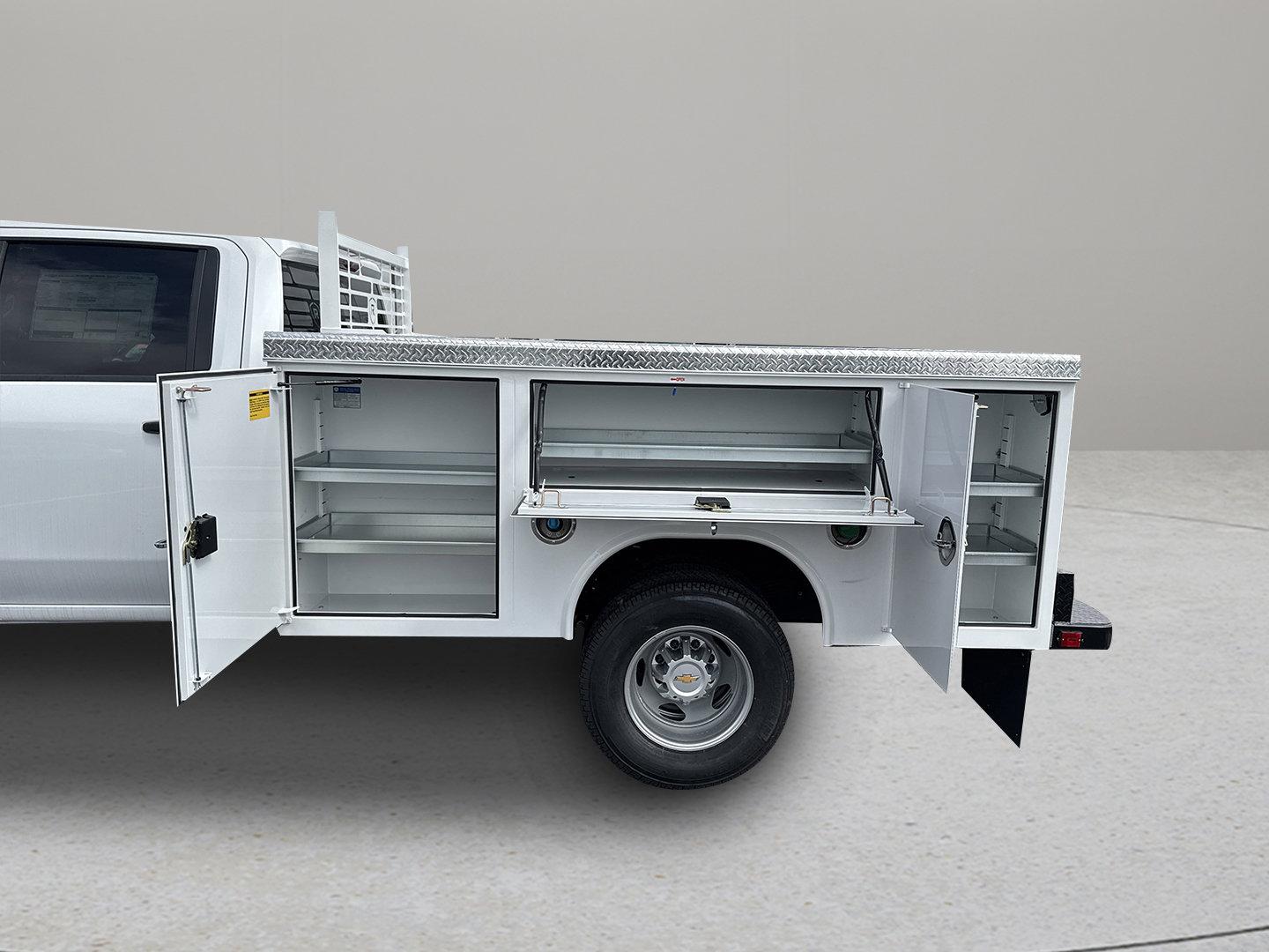 2025 Chevrolet Silverado 3500 HD Chassis Cab Vehicle Photo in GEORGETOWN, TX 78626-7508
