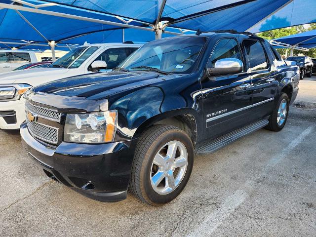 2013 Chevrolet Avalanche Vehicle Photo in DENTON, TX 76210-9321