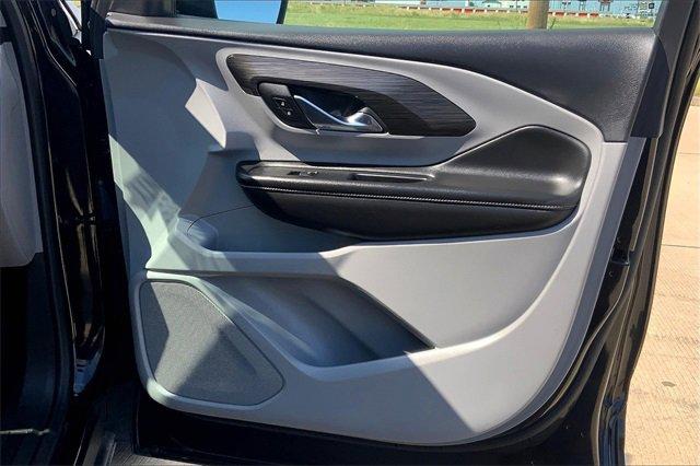 2024 GMC Terrain Vehicle Photo in TOPEKA, KS 66609-0000