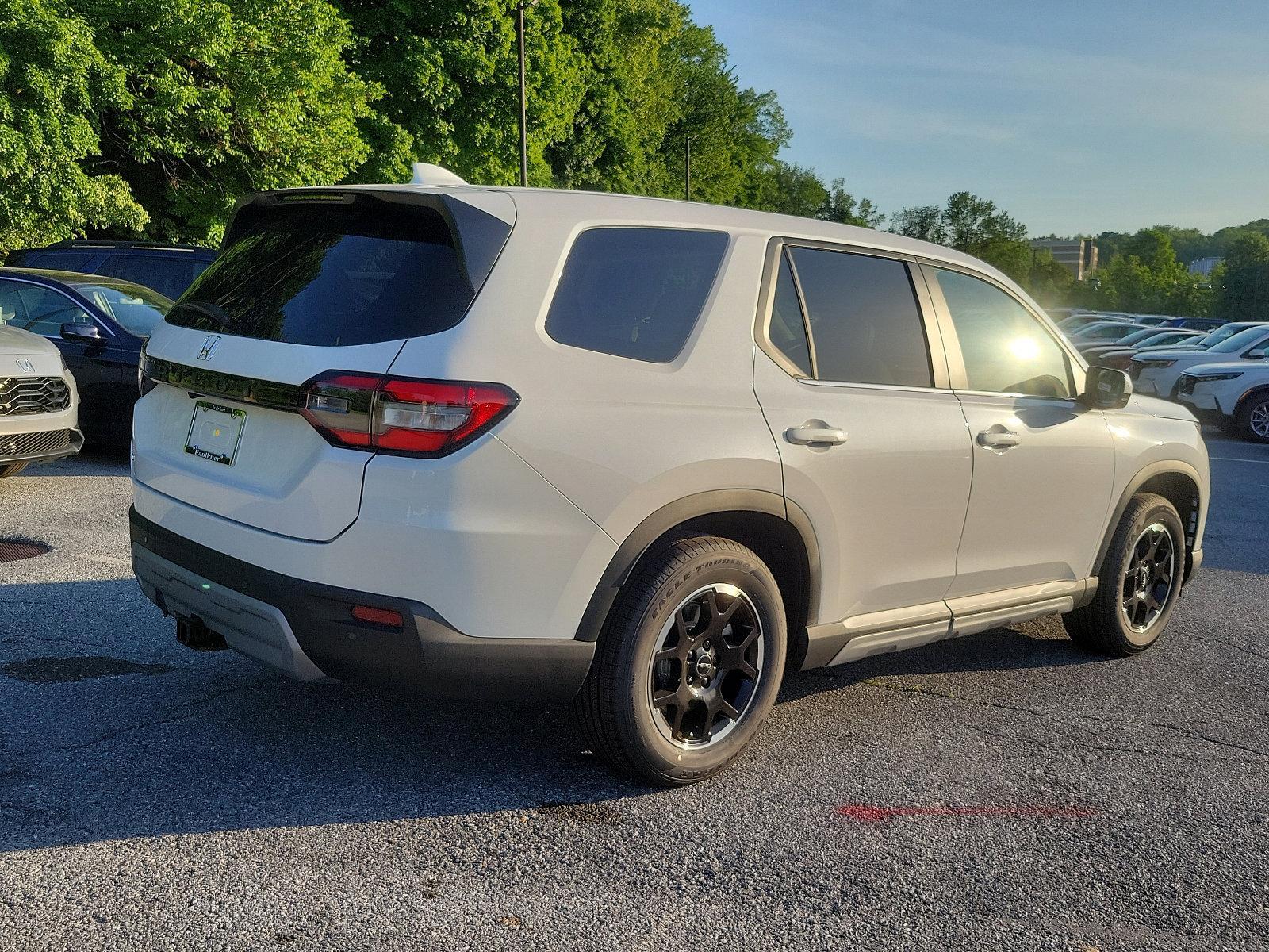2025 Honda Pilot Vehicle Photo in Harrisburg, PA 17111