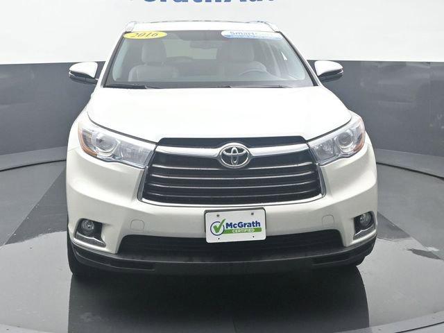 2016 Toyota Highlander Vehicle Photo in Marion, IA 52302