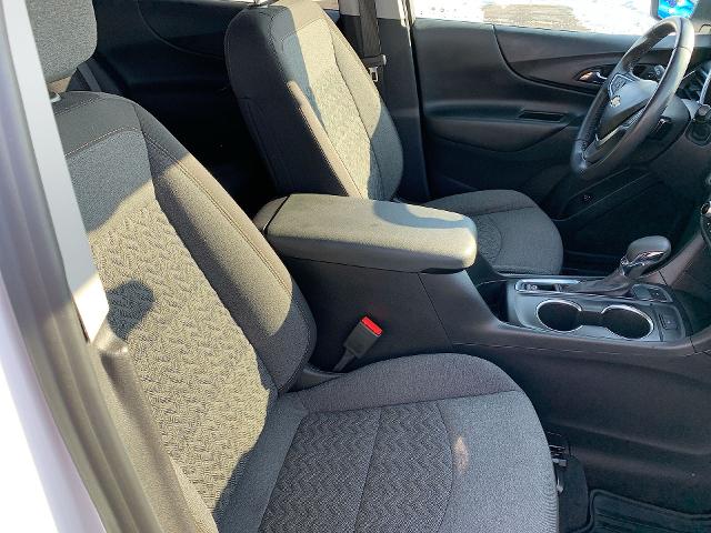 2022 Chevrolet Equinox Vehicle Photo in MOON TOWNSHIP, PA 15108-2571