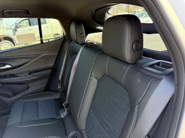 2025 Buick Envista Vehicle Photo in CHICOPEE, MA 01020-5001