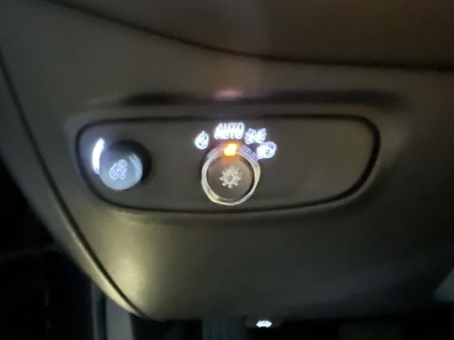 2022 Chevrolet Equinox Vehicle Photo in Roslyn, NY 11576