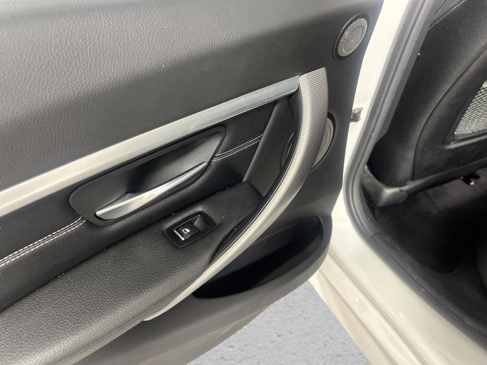 2018 BMW 3 Series Vehicle Photo in GEORGETOWN, TX 78626-7508