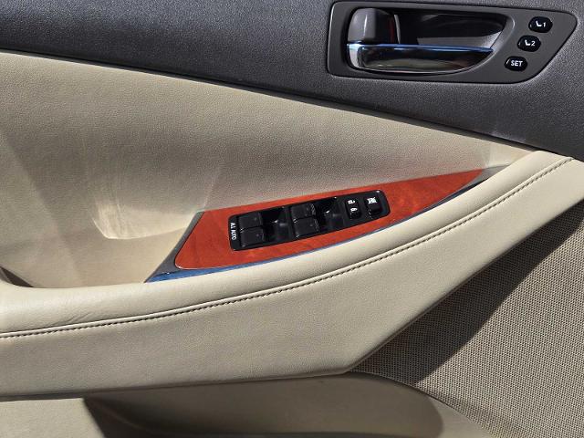 2011 Lexus ES 350 Vehicle Photo in DENTON, TX 76210-9321