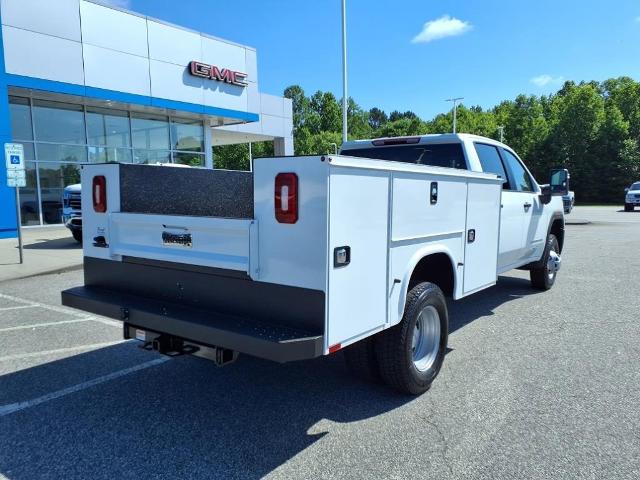 2025 GMC Sierra 3500 HD Chassis Cab Vehicle Photo in EMPORIA, VA 23847-1235