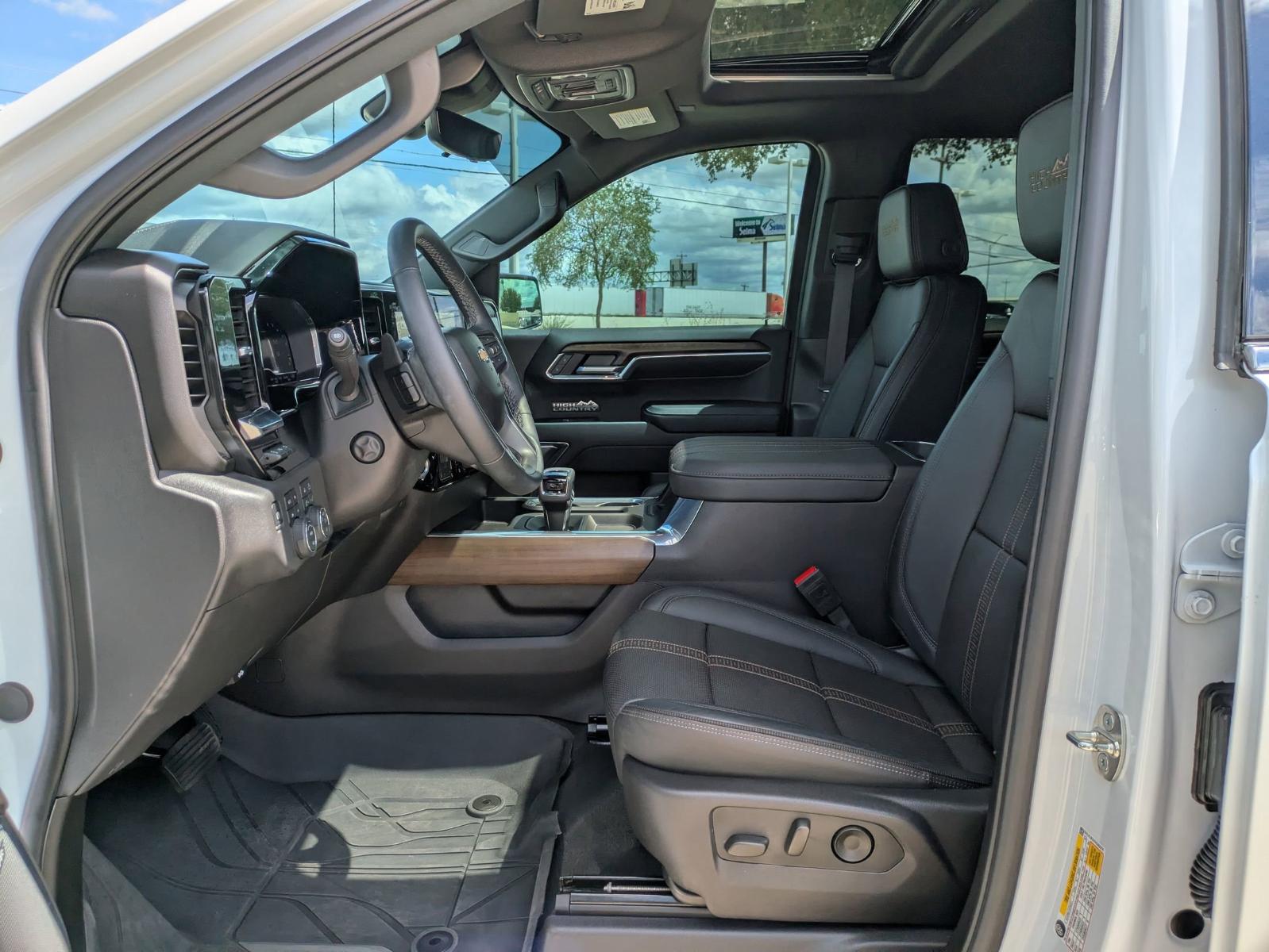2024 Chevrolet Silverado 1500 Vehicle Photo in SELMA, TX 78154-1460