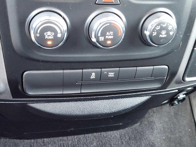 2018 Ram 1500 Vehicle Photo in DENTON, TX 76210-9321