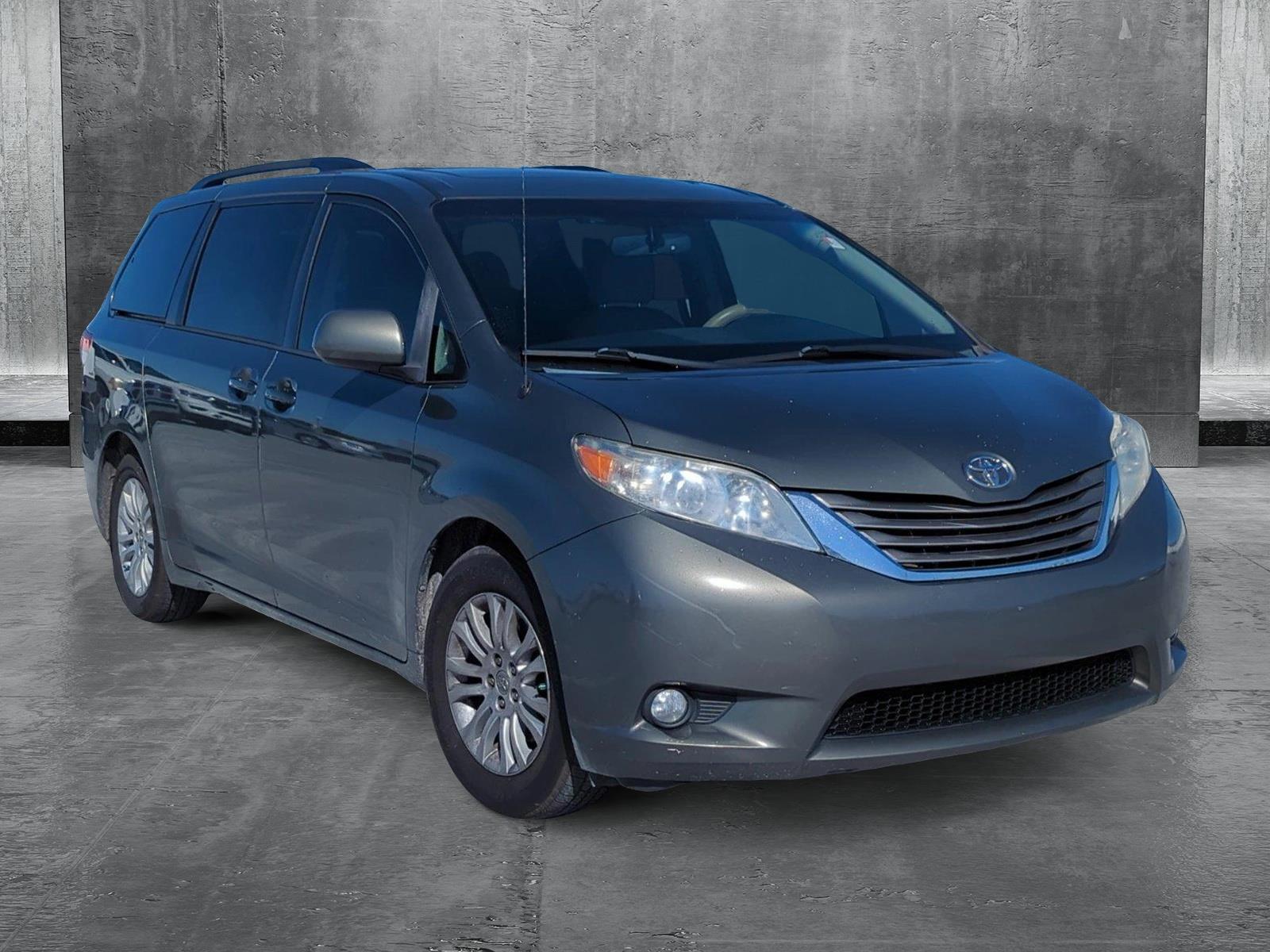 2013 Toyota Sienna Vehicle Photo in Ft. Myers, FL 33907