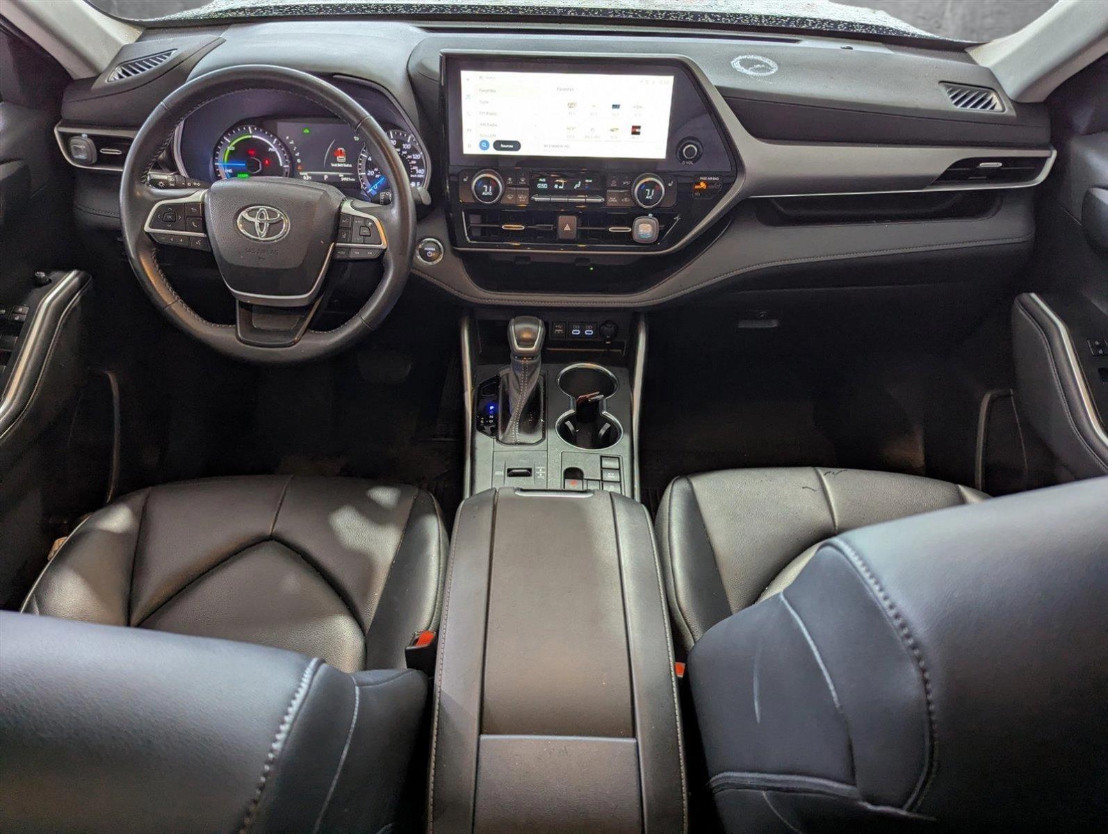 2023 Toyota Highlander Vehicle Photo in Ft. Myers, FL 33907