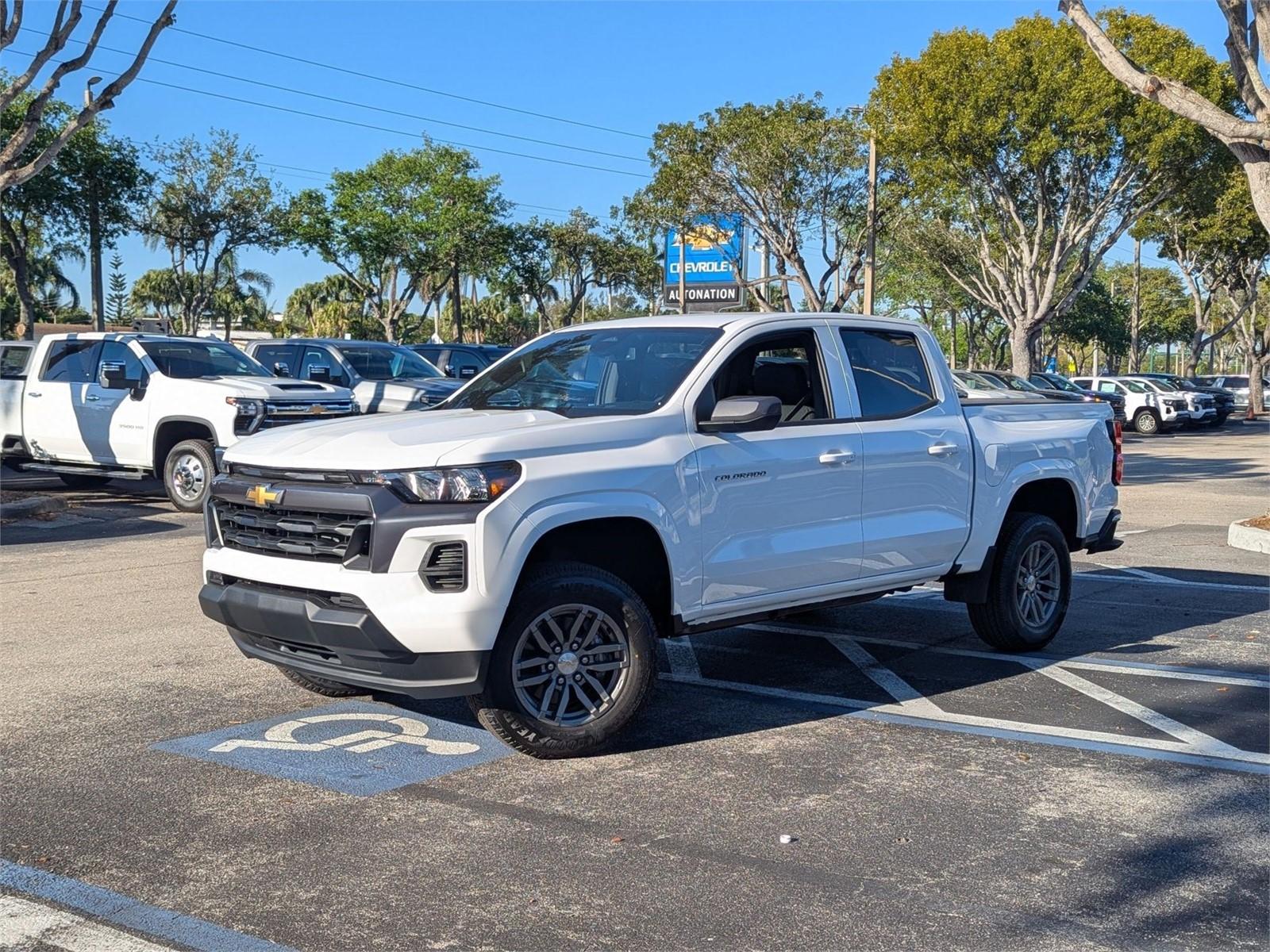 2025 Chevrolet Colorado Vehicle Photo in GREENACRES, FL 33463-3207