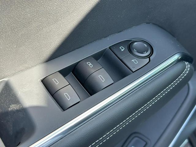 2025 GMC Acadia Vehicle Photo in COLUMBIA, MO 65203-3903