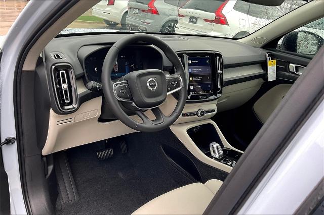 2025 Volvo XC40 Vehicle Photo in Grapevine, TX 76051
