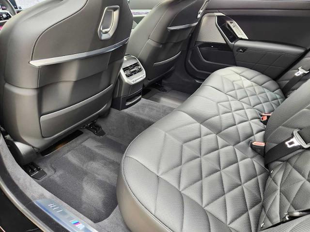 2024 BMW 740i xDrive Vehicle Photo in PLANO, TX 75024