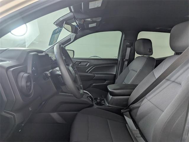 2024 Chevrolet Colorado Vehicle Photo in ENGLEWOOD, CO 80113-6708