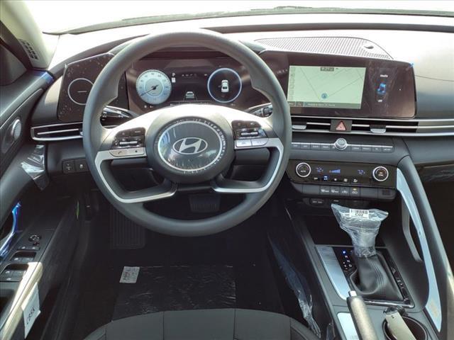 2024 Hyundai ELANTRA Vehicle Photo in Peoria, IL 61615