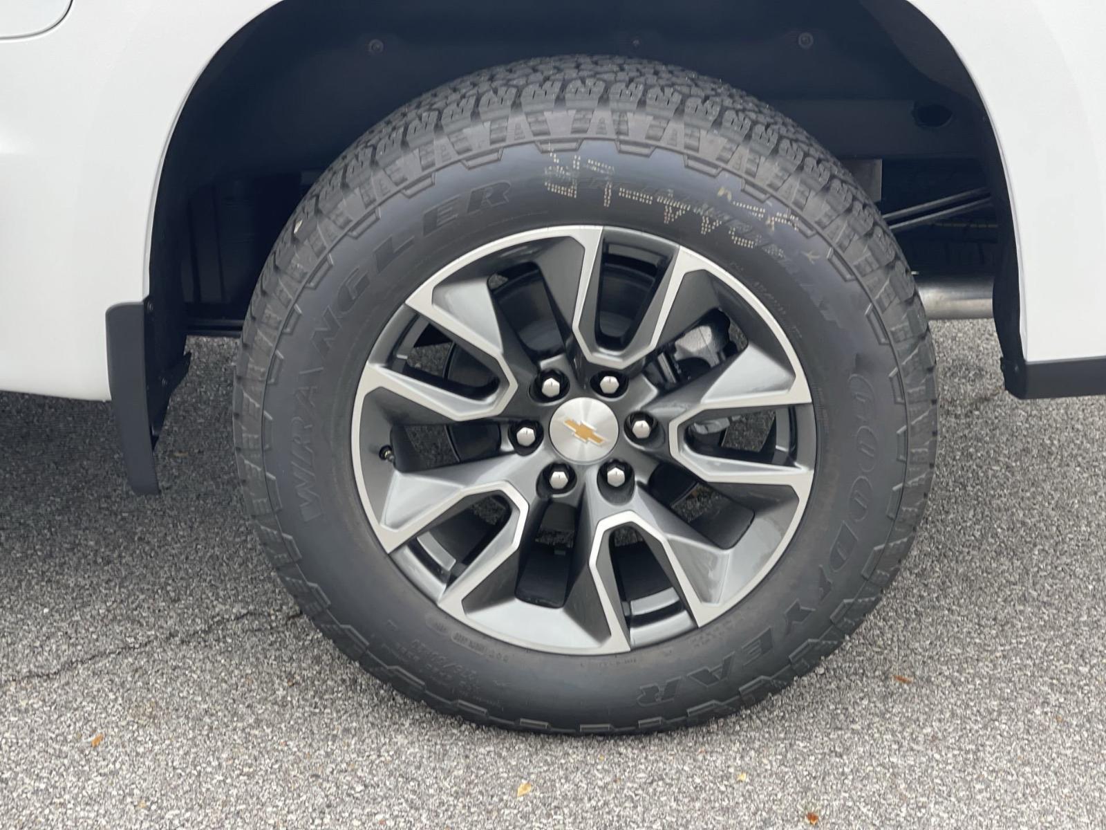 2025 Chevrolet Silverado 1500 Vehicle Photo in BENTONVILLE, AR 72712-4322