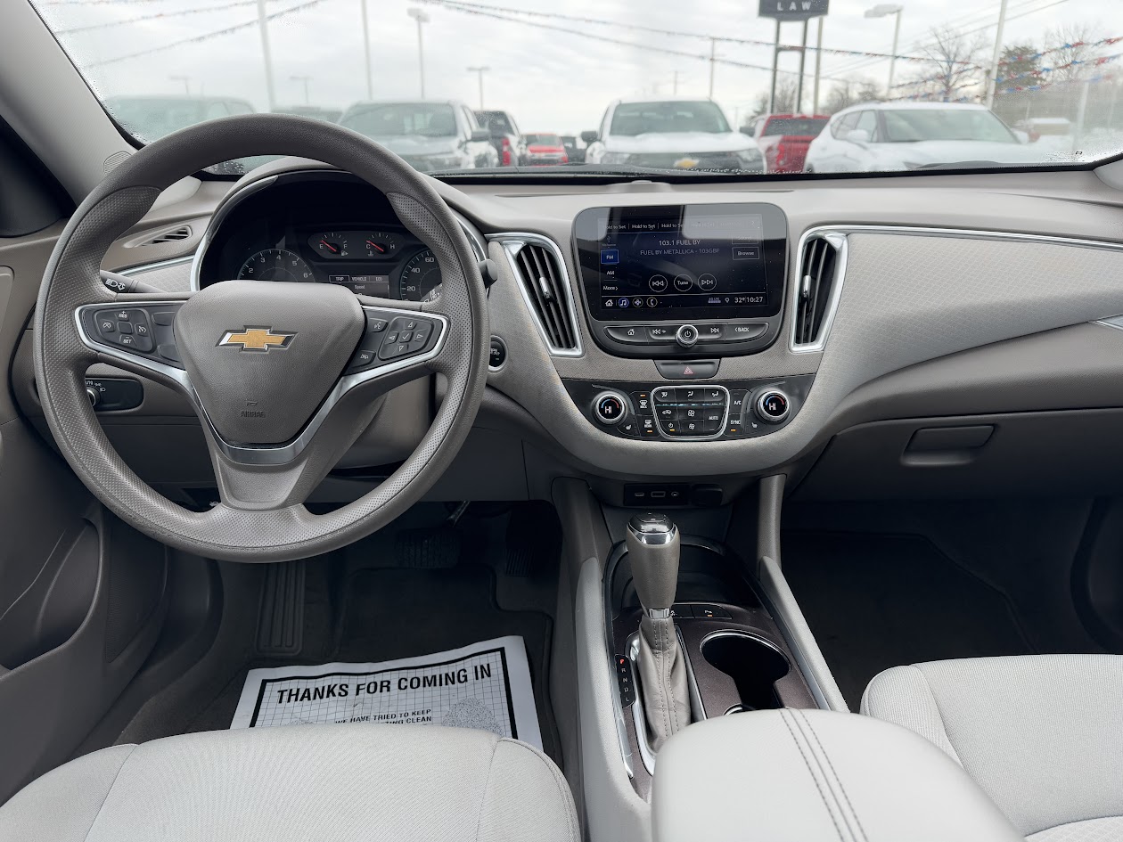 2019 Chevrolet Malibu Vehicle Photo in BOONVILLE, IN 47601-9633